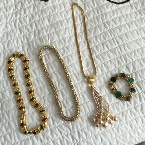 Miscellaneous gold tone jewelry